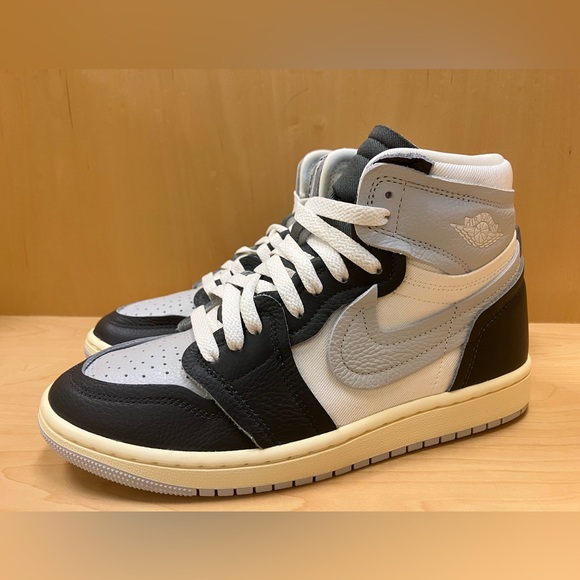 Jordan 1 High
Method of Make Anthracite (Women's) - Picture 1 of 7